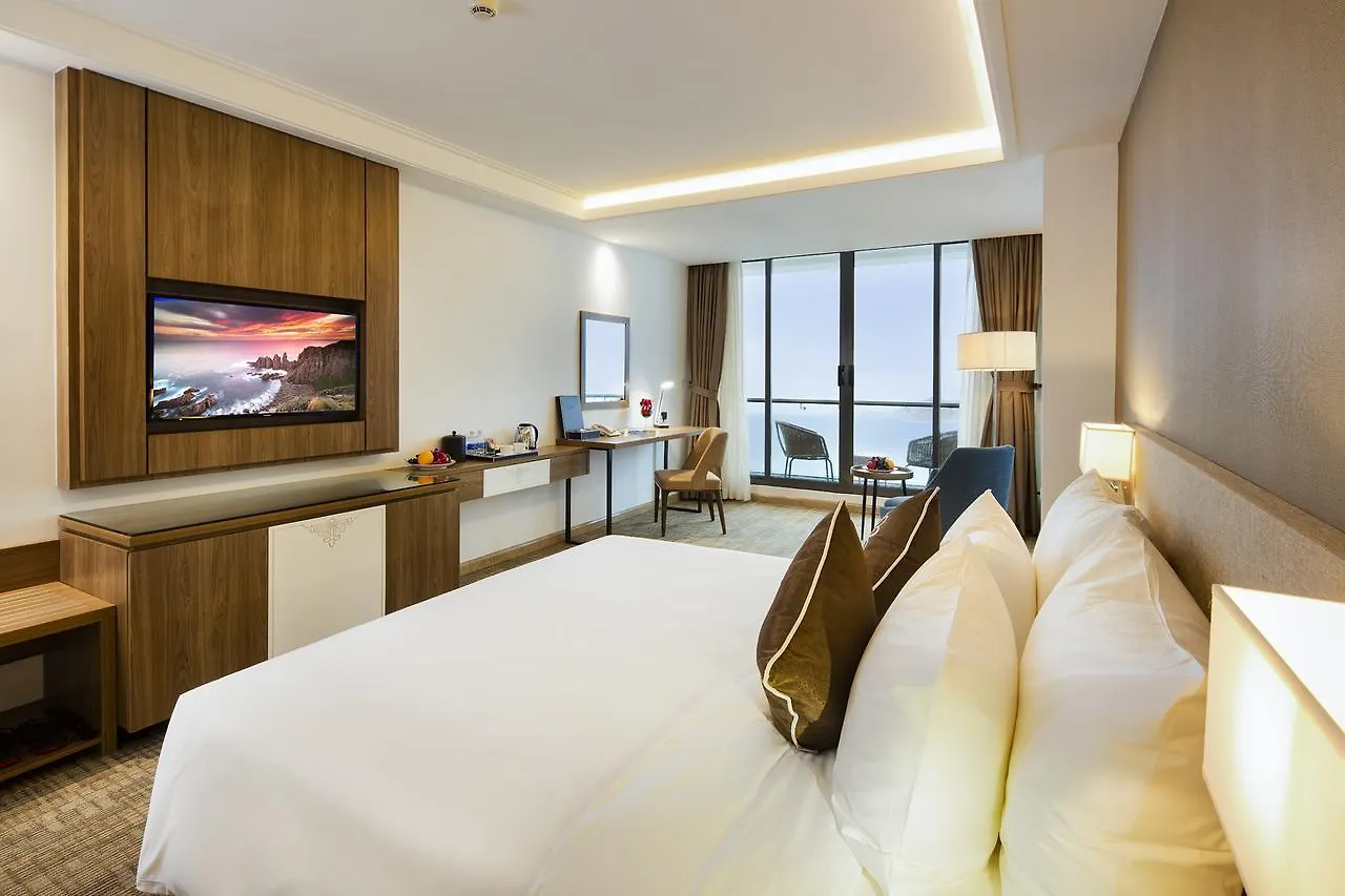 Comodo Nha Trang Hotel