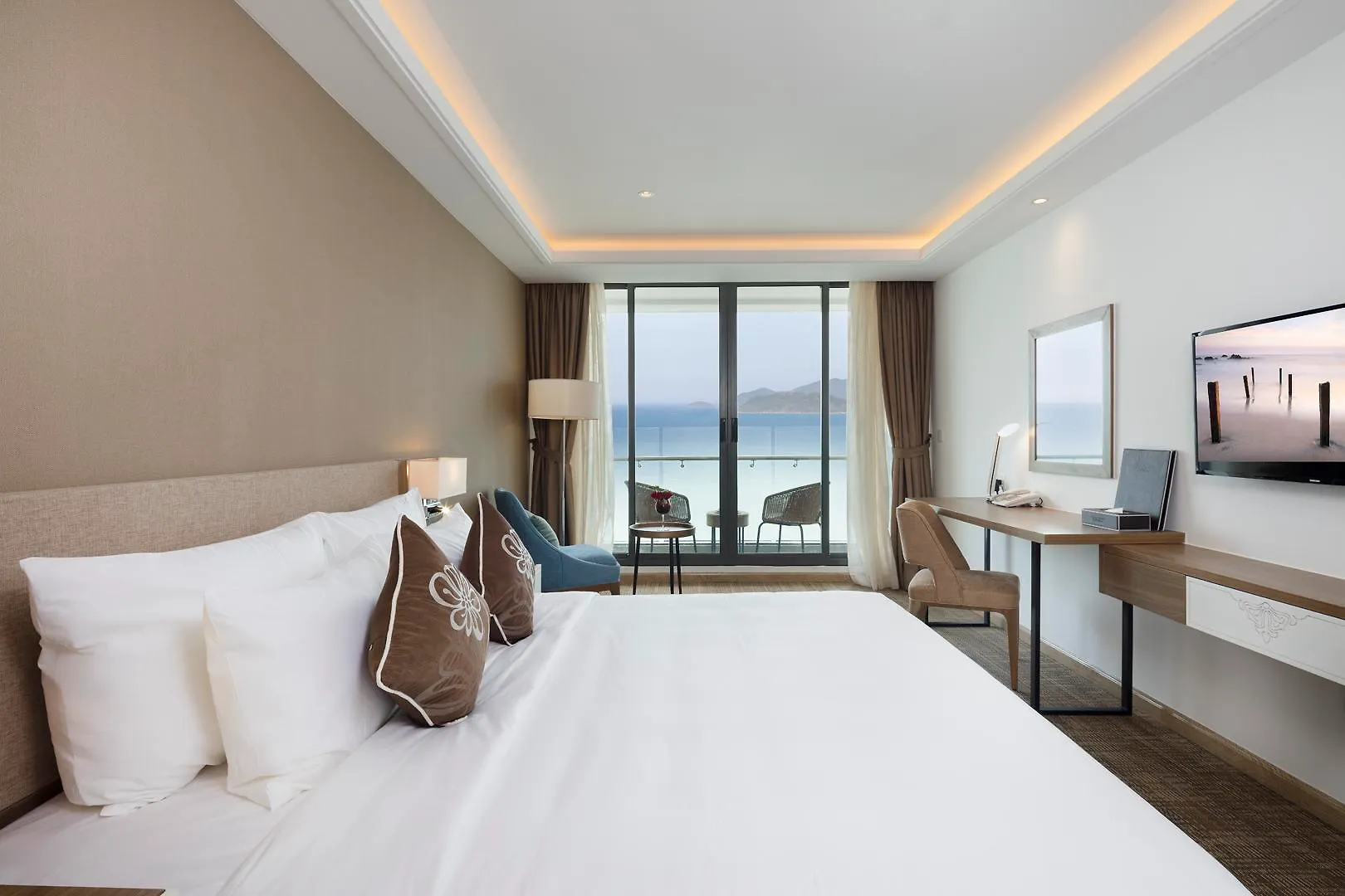 Comodo Nha Trang Hotel