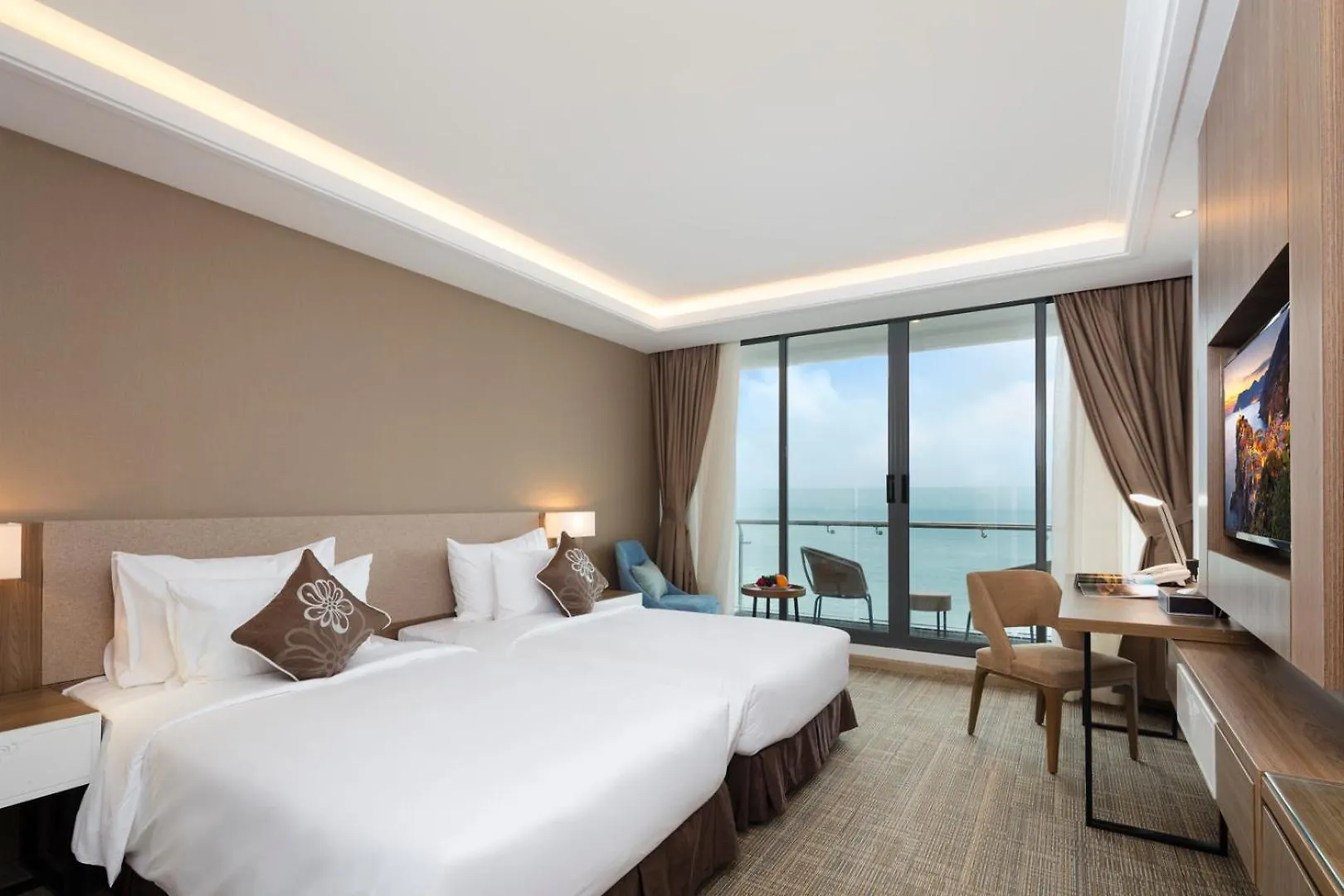 Comodo Nha Trang Hotel