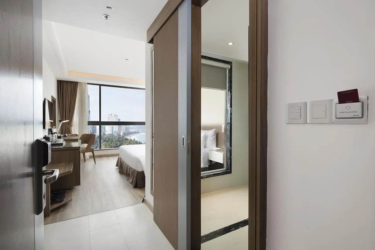 Comodo Nha Trang Hotel 5*,